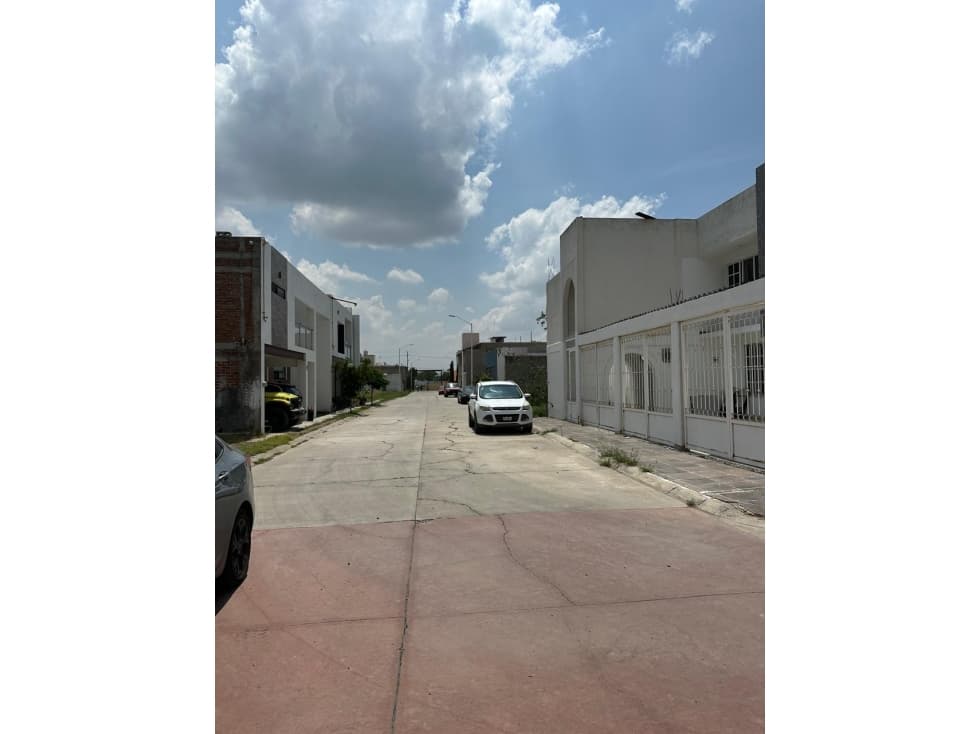 TERRENO EN FRACCIONAMIENTO CONDADO DE LA PILA SEGUNDA ETAPA - 1
