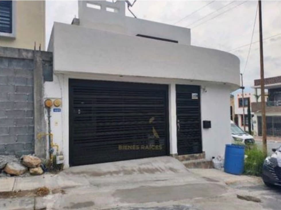 EXCELENTE CASA EN ESQUINA CON EXCEDENTE EN GPE A 10MIN DEL BBVA - 1