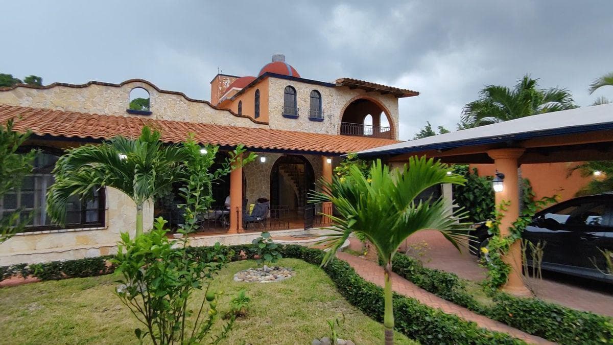 CASA ESTILO CAMPESTRE EN VENTA 818M2 DE TERRENO, EN BERRIOZABAL - 1