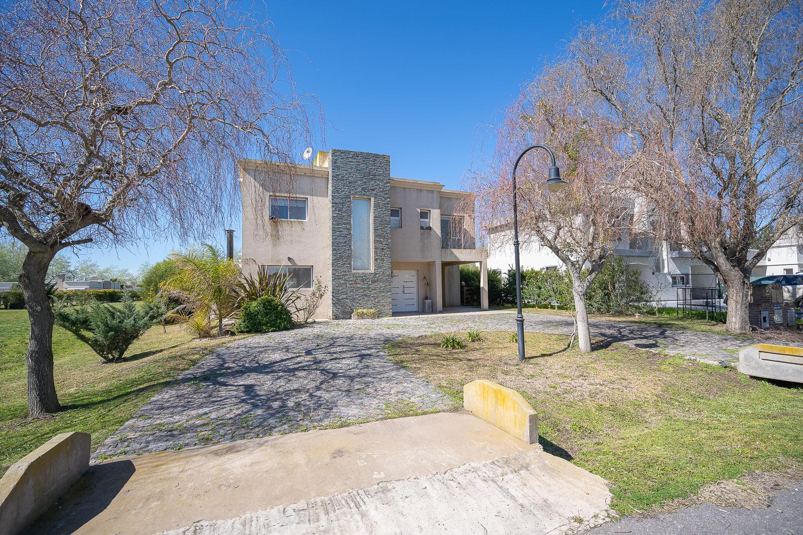 Casa en en alquiler temporario en Haras del Sur II - 1
