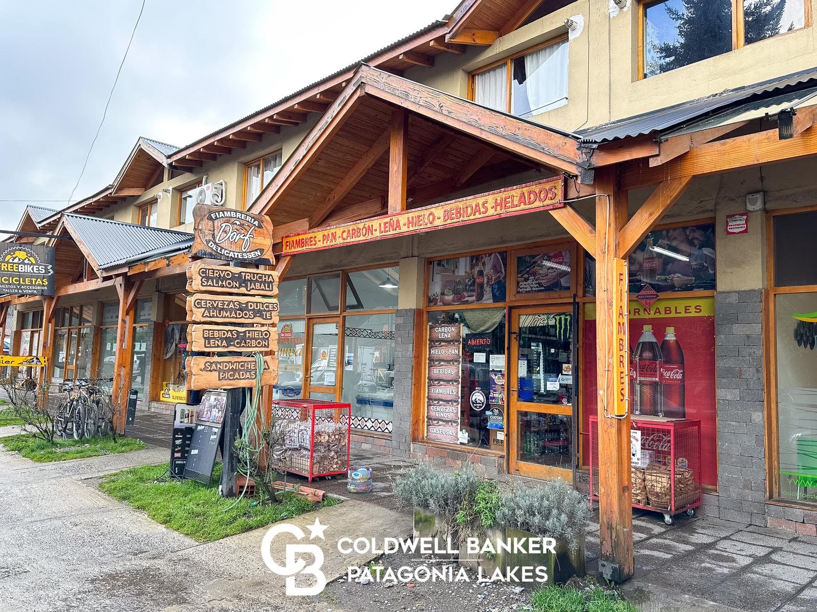 VENTA Fondo de comercio rubro Fiambrería – Delicatessen. Local 50m2, Centro, Villa la Angostura - 1