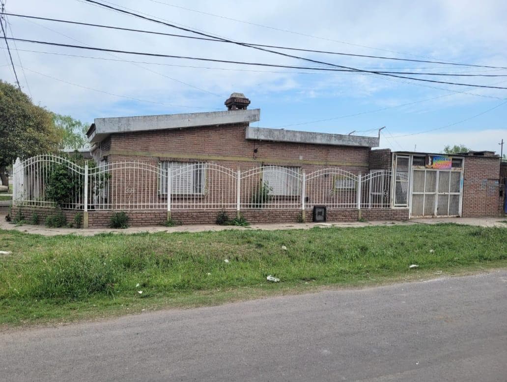 Casa en VENTA: Rivadavia 1408 San Lorenzo Santa Fe - 1