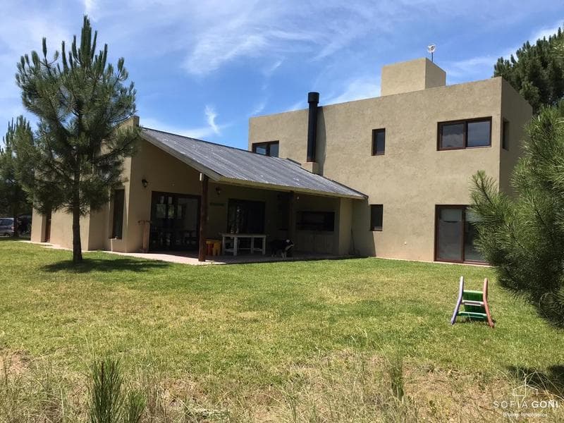 En Barrio Ecuestre – Costa Esmeralda – Amplia casa para 9 personas - 1