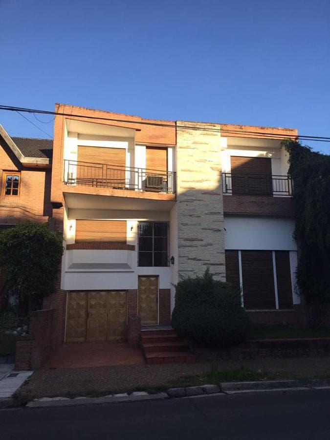 M.CASTRO BARRIO SAN PEDRO PJE MATURANA 4700CASA 4 AMB C/COCH PARA 2 AUTOS - 1