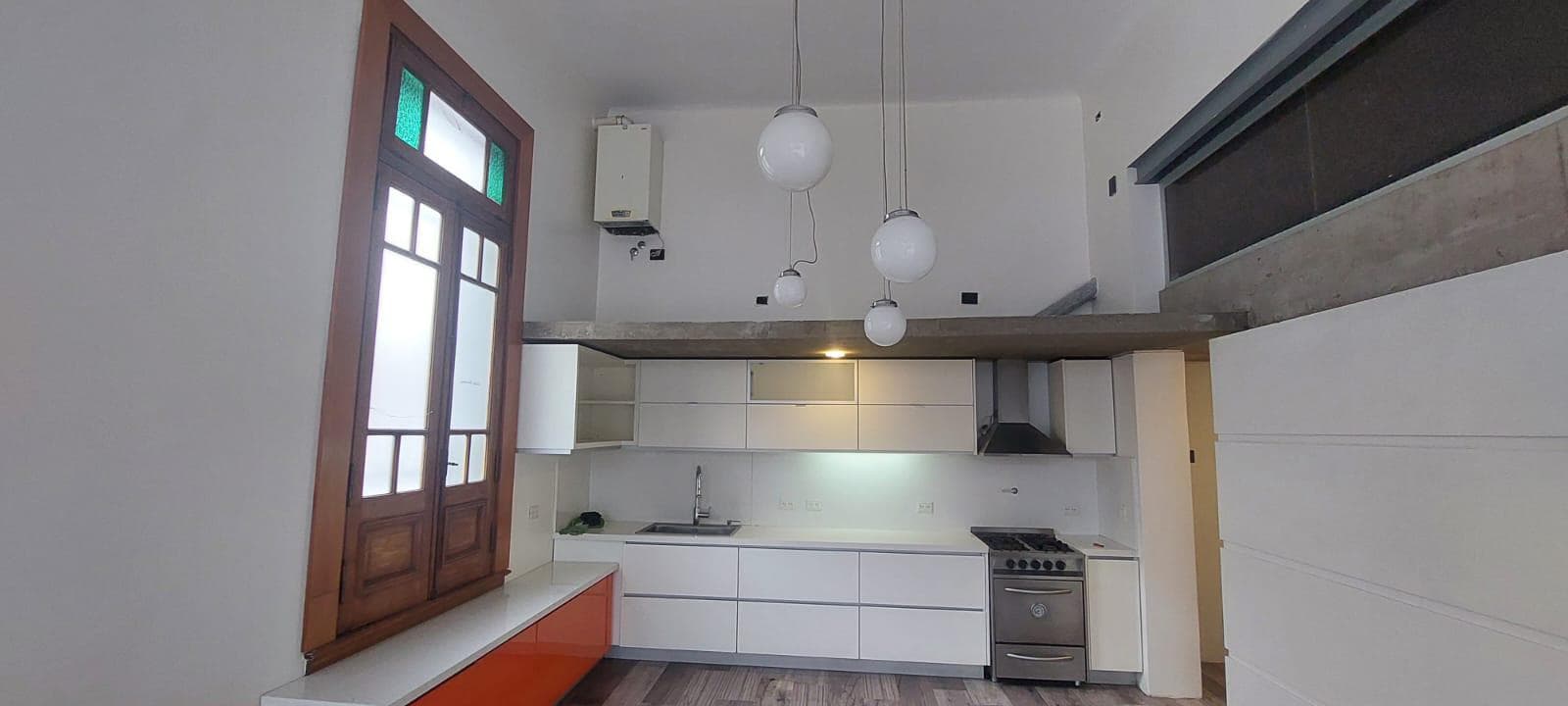 Hermosa casa 4 ambientes - Devoto - 1
