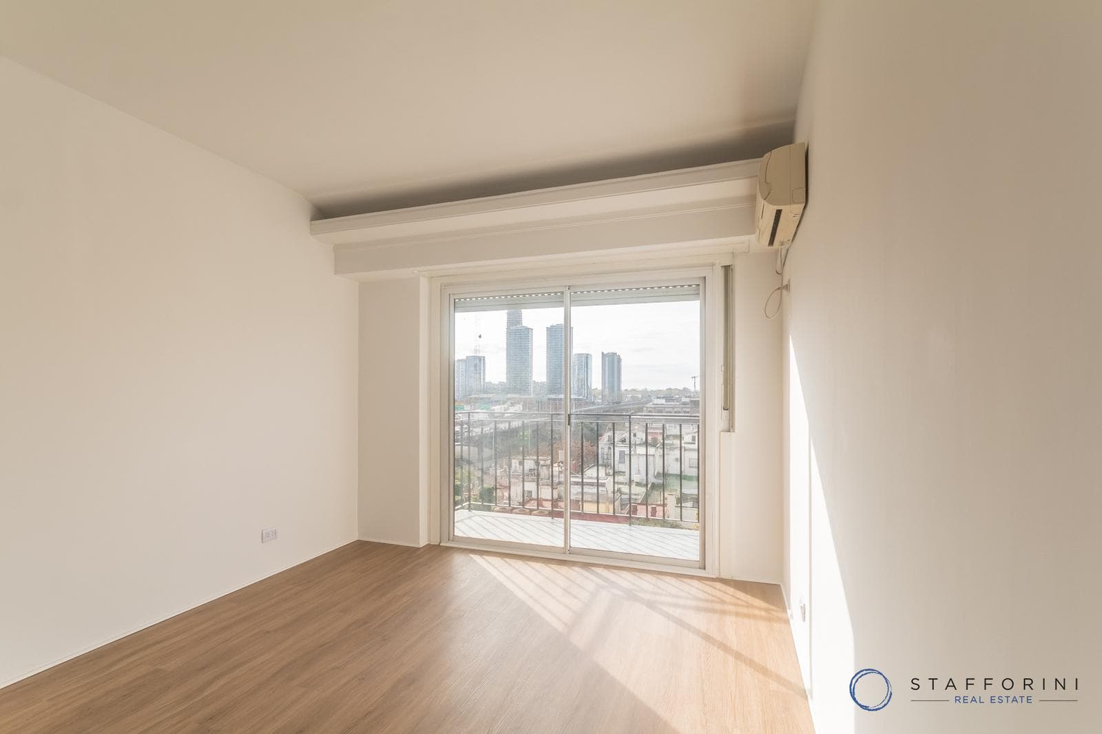 DEPARTAMENTO DE 3 AMBIENTES EN SAN TELMO CON VISTA ABIERTA - 1
