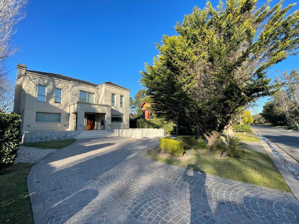 Excelente Casa 6 Ambientes c/Piscina Climatizada - 460 m² - PREMIUN - Saint Thomas - 1