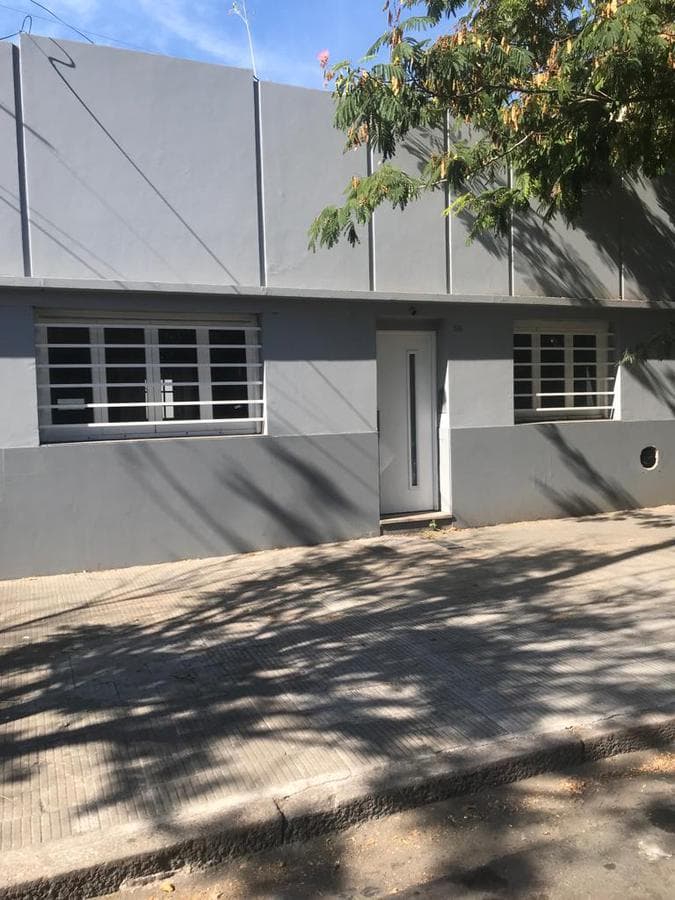 Casa reciclada a nueva en 3 e 42 y 43 - 1