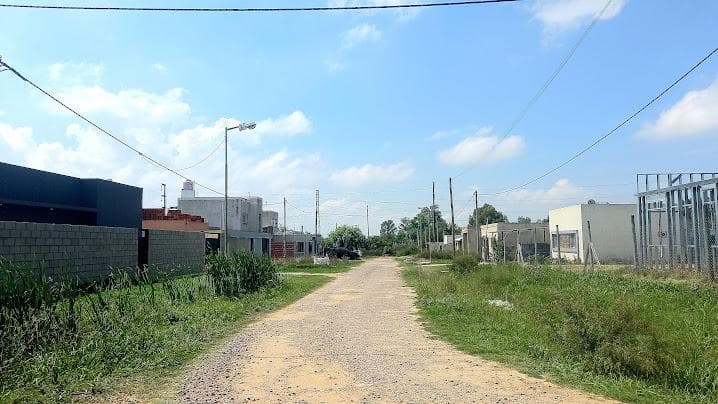 Terreno con escritura. 526 y 173 - 1