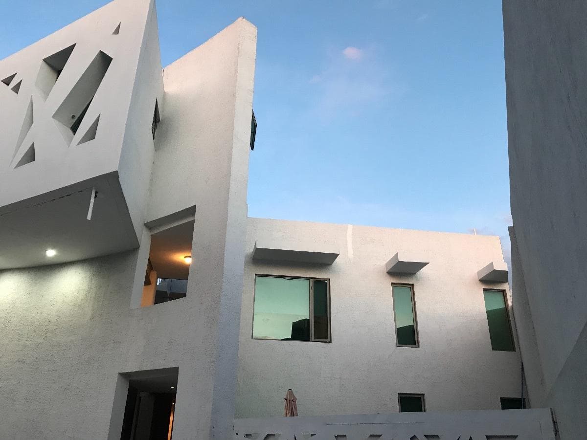 VENTA DE CONJUNTO DE 8 DEPARTAMENTOS AMUEBLADOS Y TOTALMENTE EQUIPADOS - 1