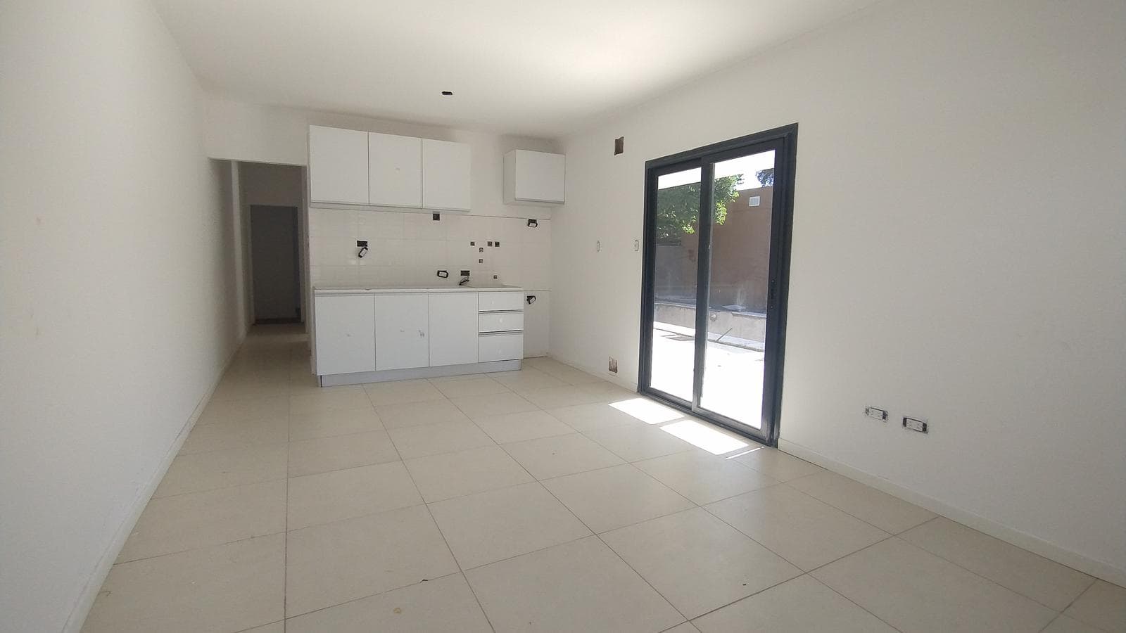 VENTA/FINANCIACION - Casa - 2 dormitorios - Piscina y cochera - Altos de Pellegrini, Roldán - 1