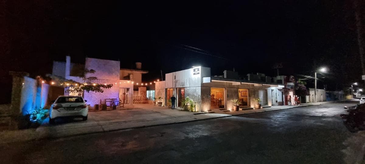 VENTA // RENTA DE PLAZA COMERCIAL EN TIZIMIN, YUCATAN. - 1