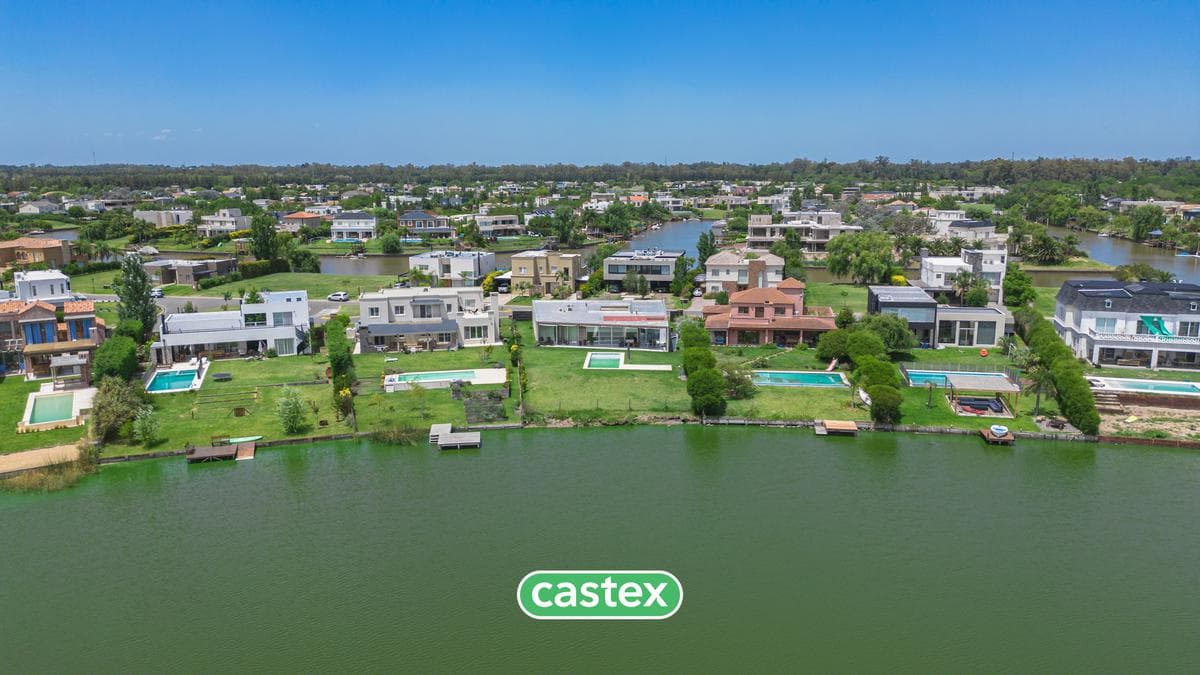 Casa al lago en venta Barrio San Benito Villanueva - 1