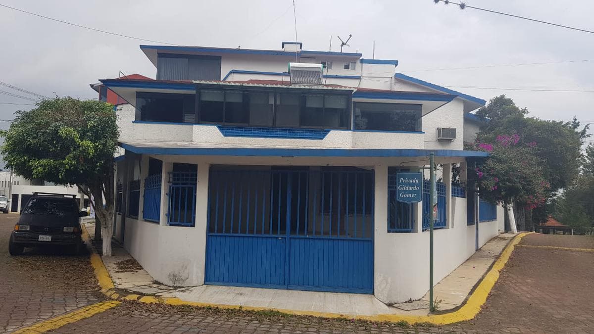 Casa en venta en Xalapa Veracruz en Sipeh Animas fracc privado, 5 recamaras - 1