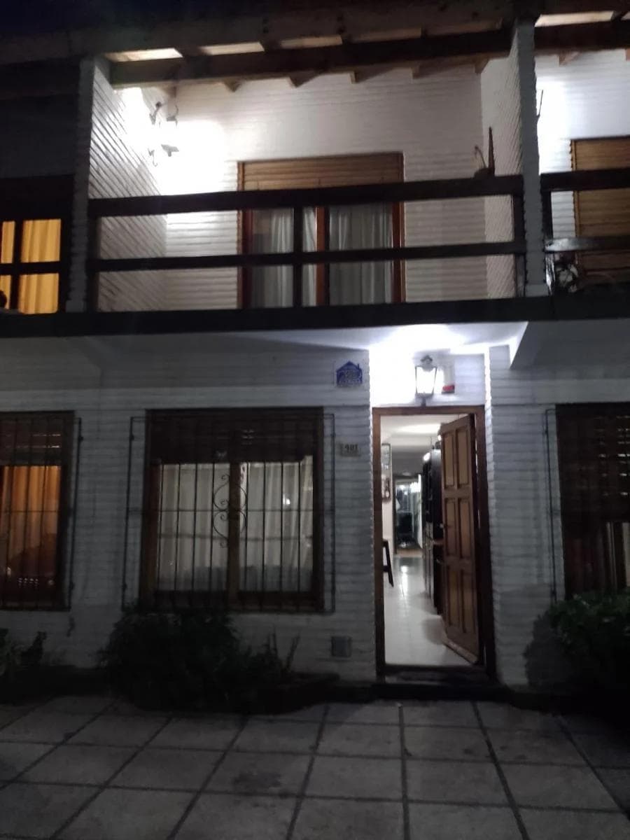 Casa en venta - 3 Dormitorios 2 Baños - Cochera - 155Mts2 - San Bernardo del Tuyú - 1