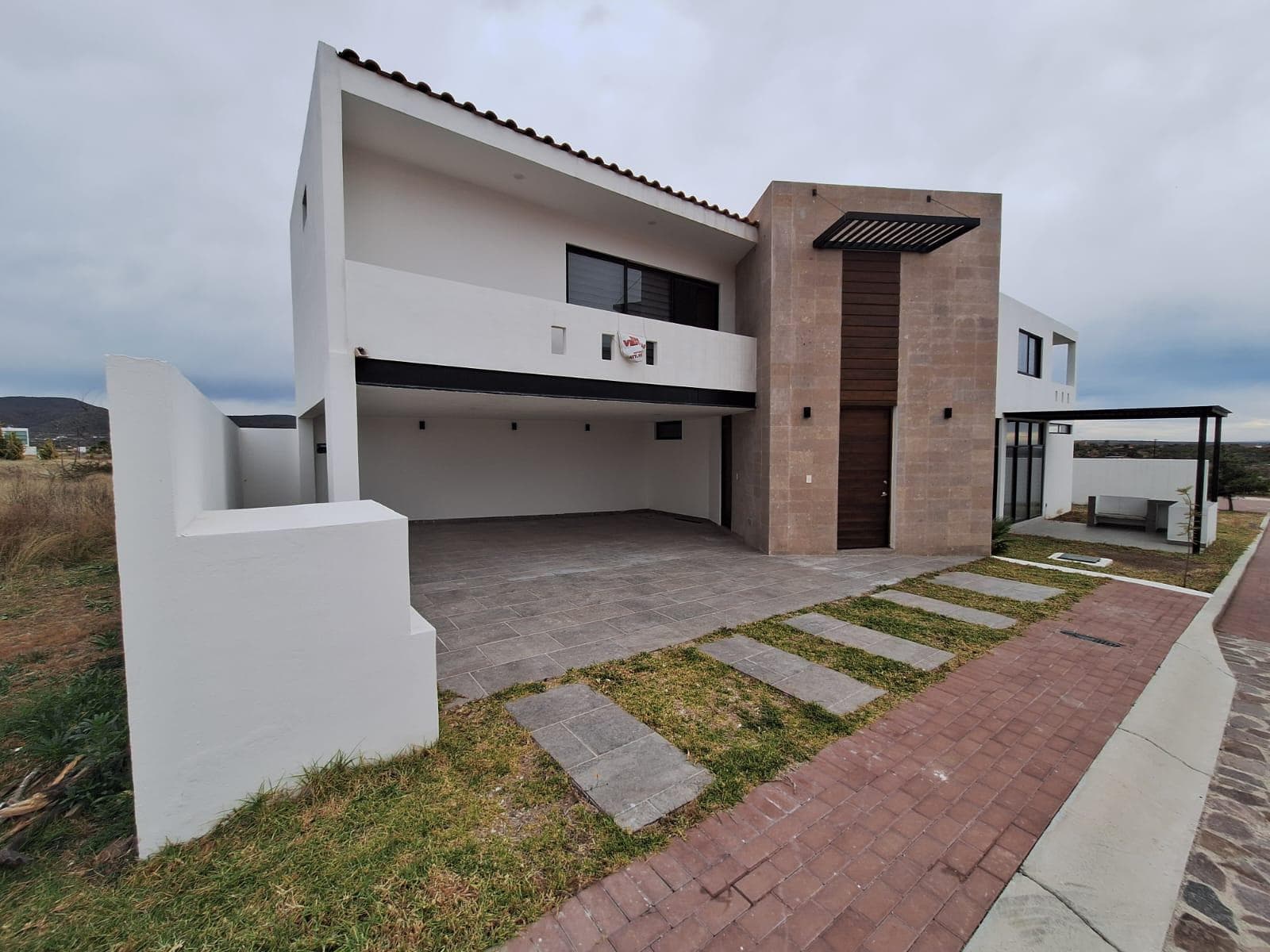 Casa en Ciudad Maderas con 2 recámaras, un estudio y área de TV - 1