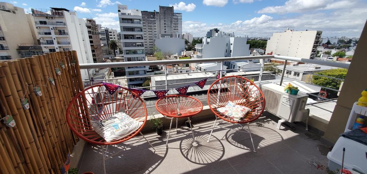 Venta Dpto. 2 ambientes Balcon Parrilla Jacuzi y Cochera en Monte Castro. - 1