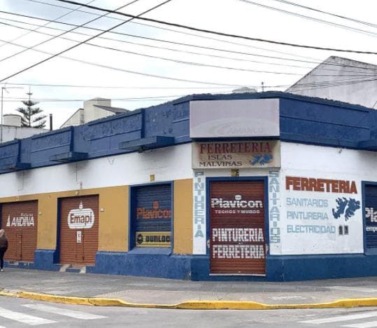 OPORTUNIDAD GRAN LOCAL CON POTENCIAL!! EN ESQUINA!! - 1