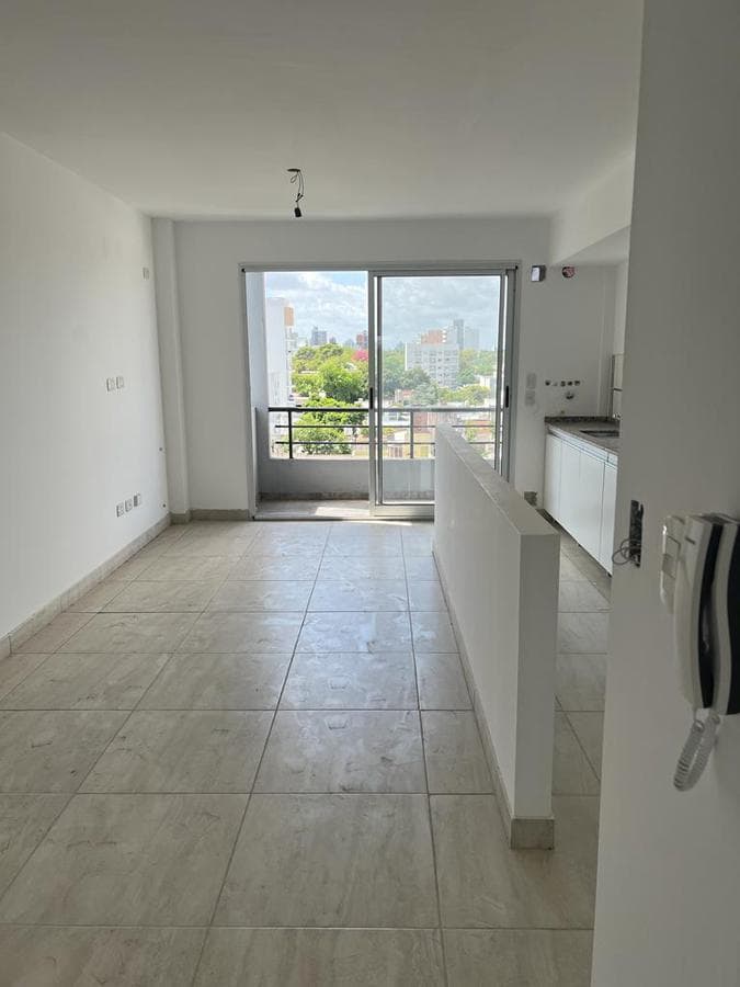 Departamento de 1 dormitorio y balcón a metros de Plaza Malvinas - 1