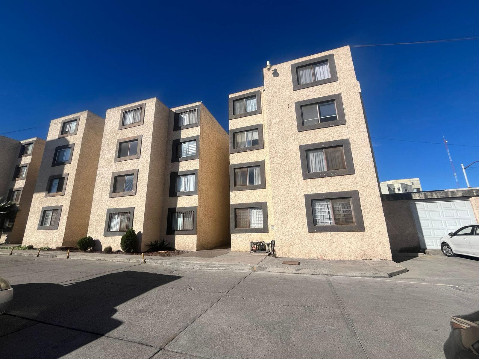 DEPARTAMENTO EN VENTA EN NEREO A UN COSTADO DE OFFICE DEPOT, SAN LUIS POTOSI - 1