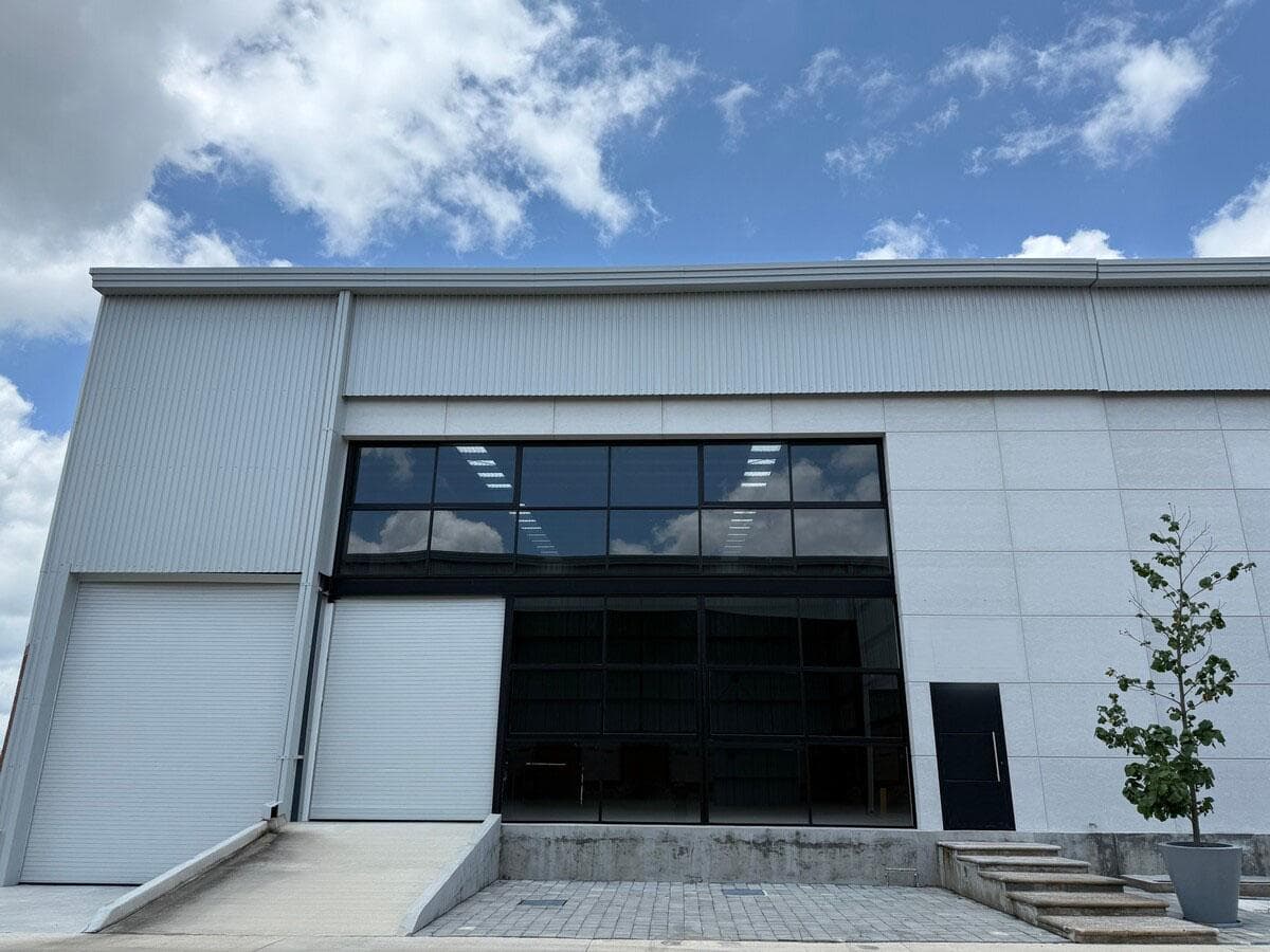NAVE EN RENTA EN PARQUE INDUSTRIAL - 1