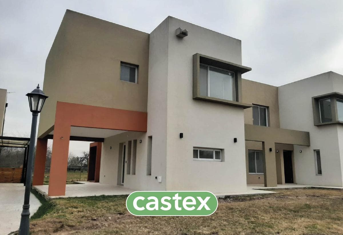 Casa cuatro ambientes en venta en La Cañada - 1