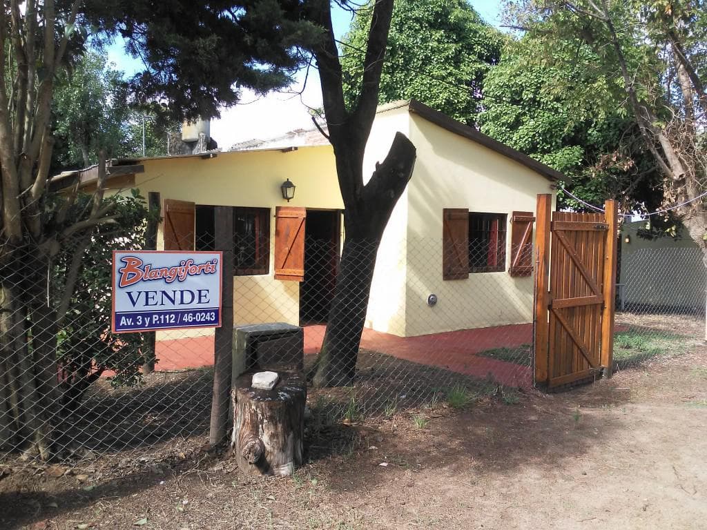 Casa - Venta - Villa Gesell - 3 Ambientes - Gas Natural. - 1