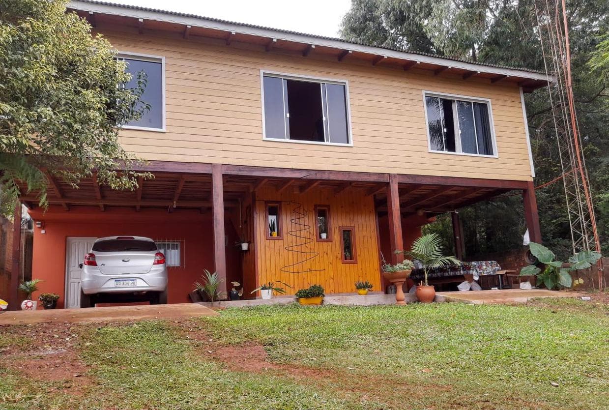 Casa sobre calle Itacuruzu casi Heidinger Km8 - 1