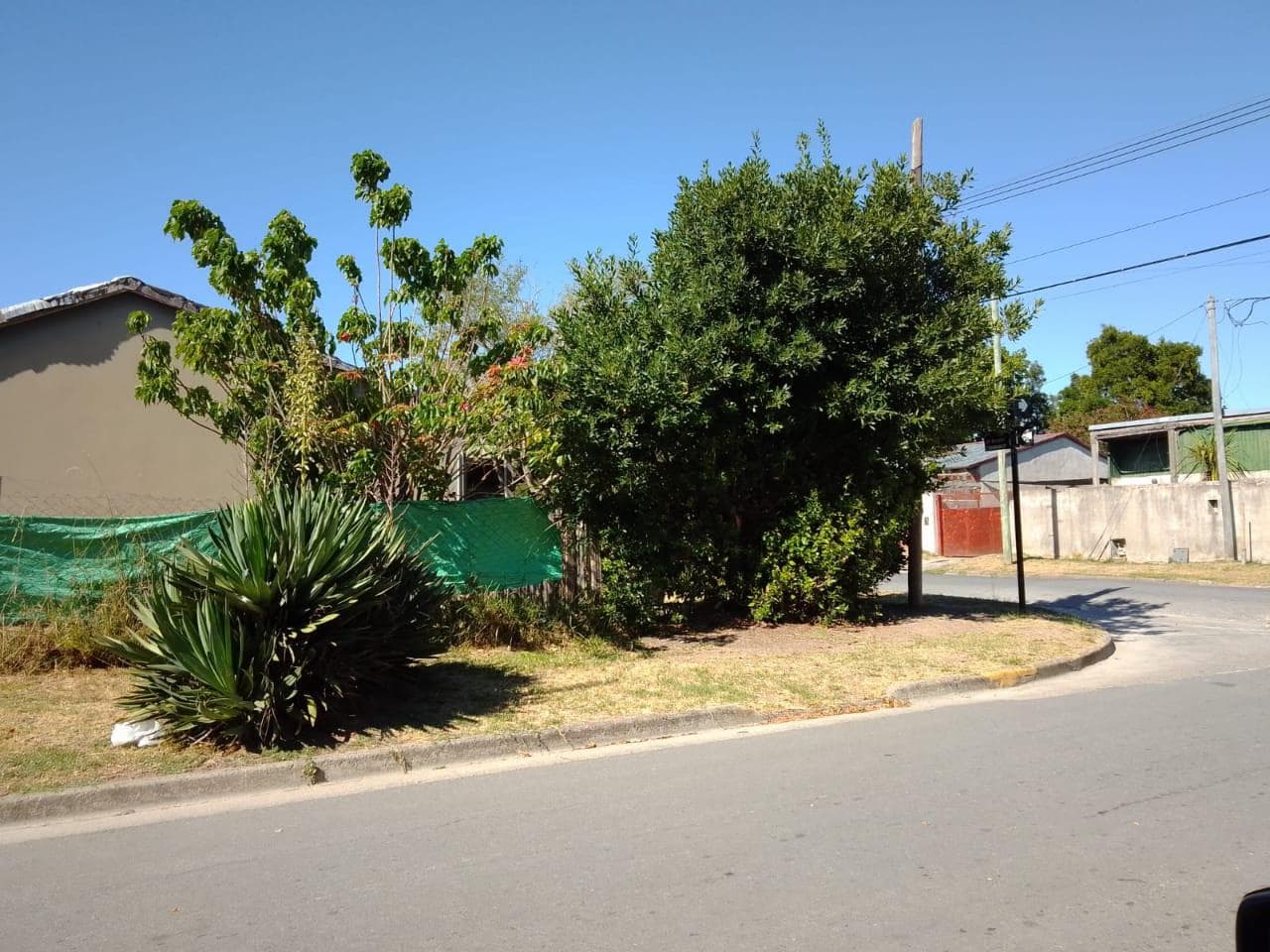 Casa en venta - 2 Dormitorios 1 Baño - Cocheras - 170Mts2 - Magdalena - 1