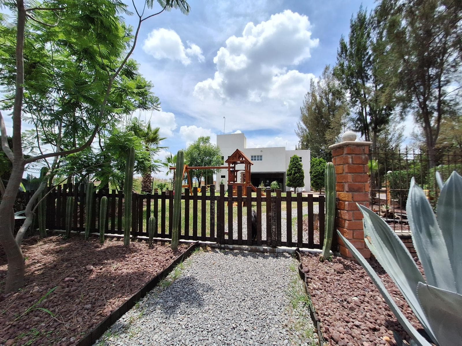 Casa en Venta amplios espacios, acabados de Lujo - 1