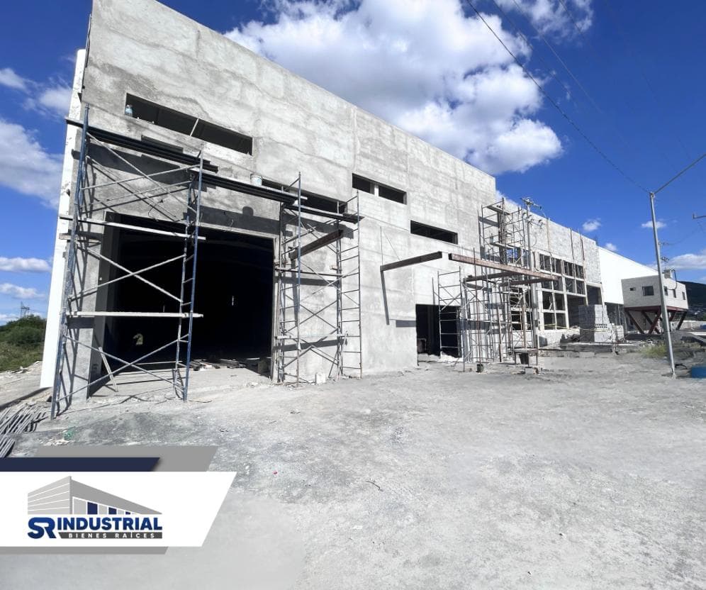 Bodega Industrial enrenta y venta en Escobedo - 1