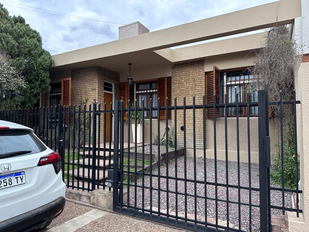 Casa en Moron Sur - 1