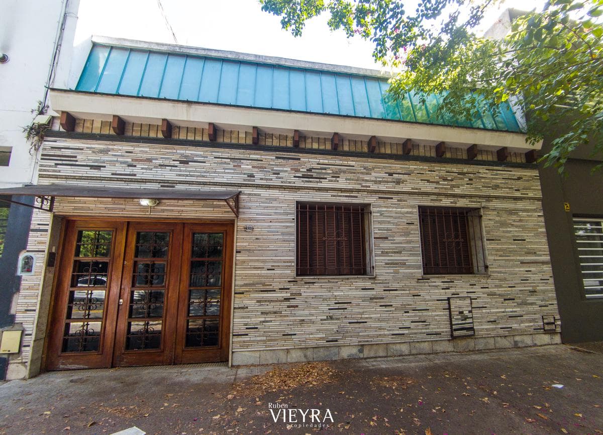 Casa con cochera, lote propio (8,62x21m) en Villa Pueyrredon (Bolivia 4900) - 1