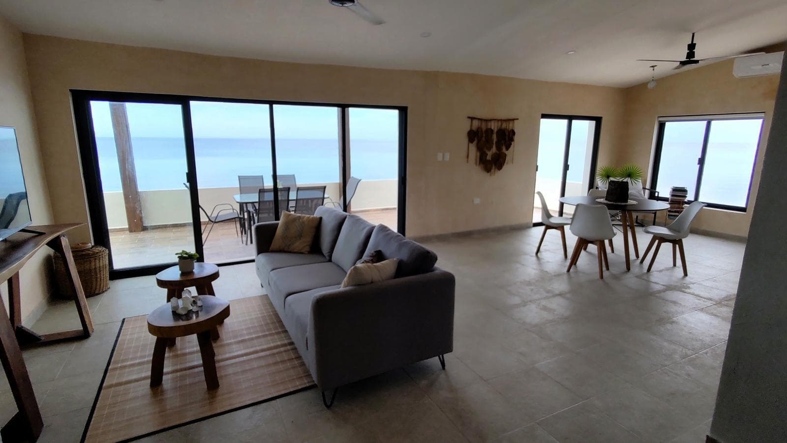 CASA EN VENTA MERIDA, PLAYA CHABIHAU DE 1 PLANTA FRENTE AL MAR, ENTREGA INMEDIATA. - 1
