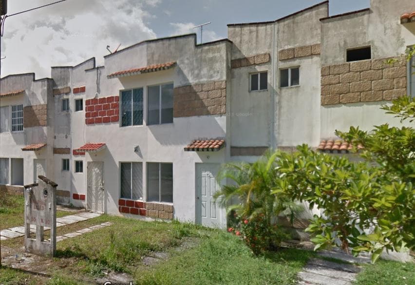 Casa en VENTA DE REMATE BANCARIO - 1