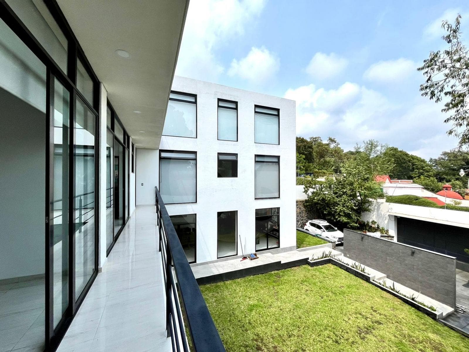Residencia de 4 recámaras en medio del bosque - 1