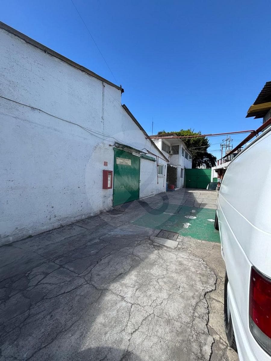 Nave Industrial en venta en Los Angeles undefined Recámaras - 1