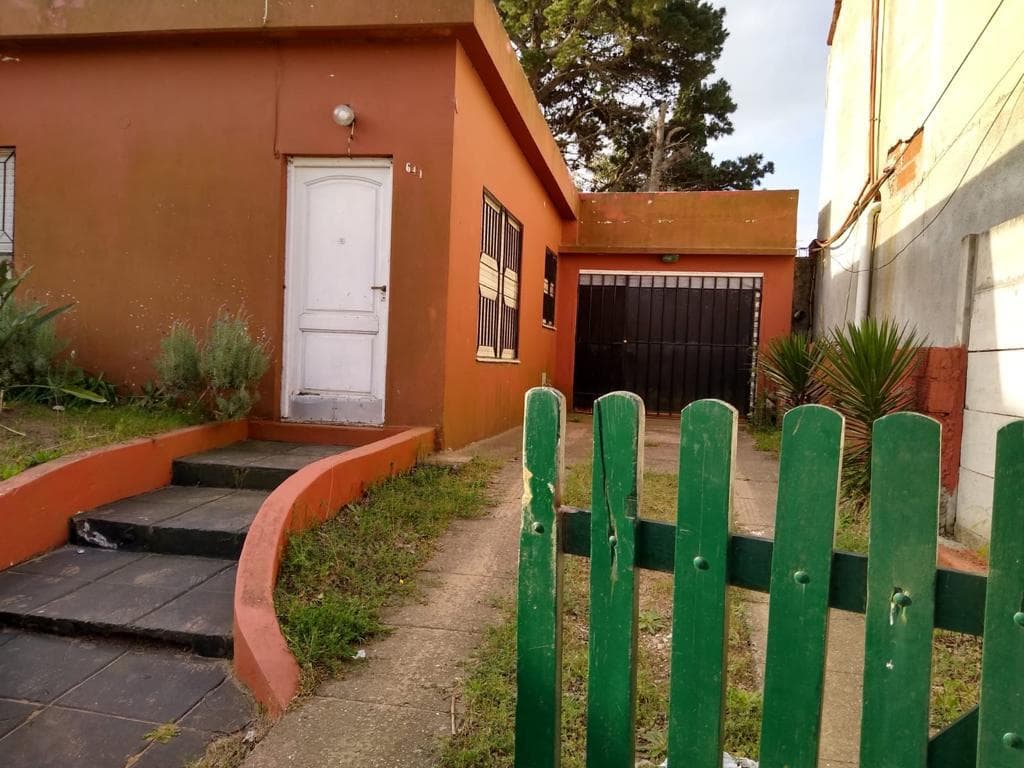 Casa 3 ambientes toda en una planta con jardín gigante en santa teresita - 1