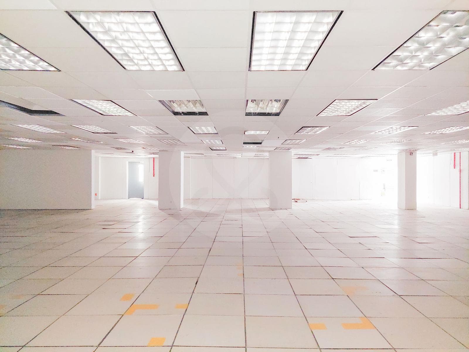 Espacio Disponible de Oficina en Triunfo 8 - 1