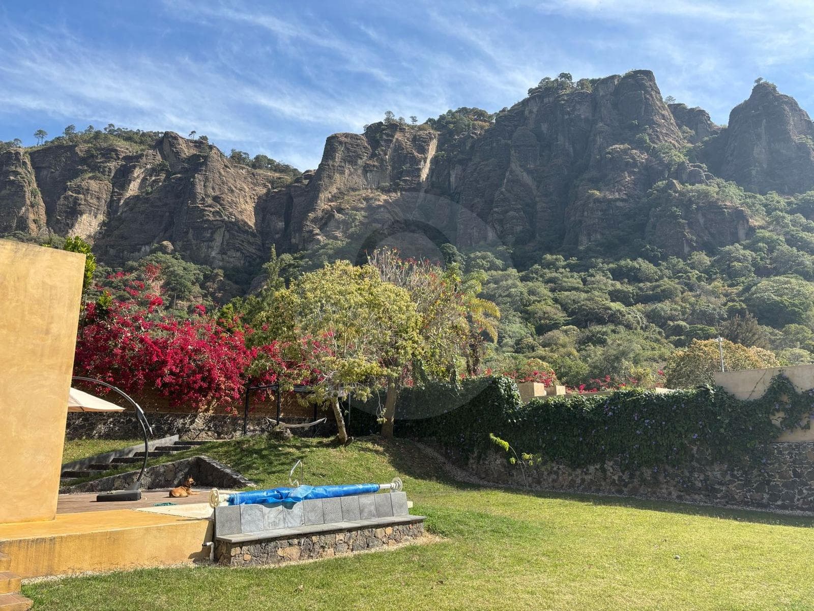 Casa en venta Tepoztlan con acceso al cerro del Tepozteco - 1