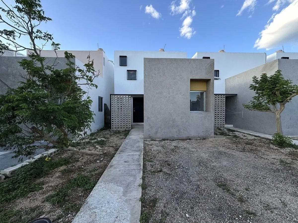 casa nueva de dos habitaciones , bonito terreno y aires acondicionados - 1