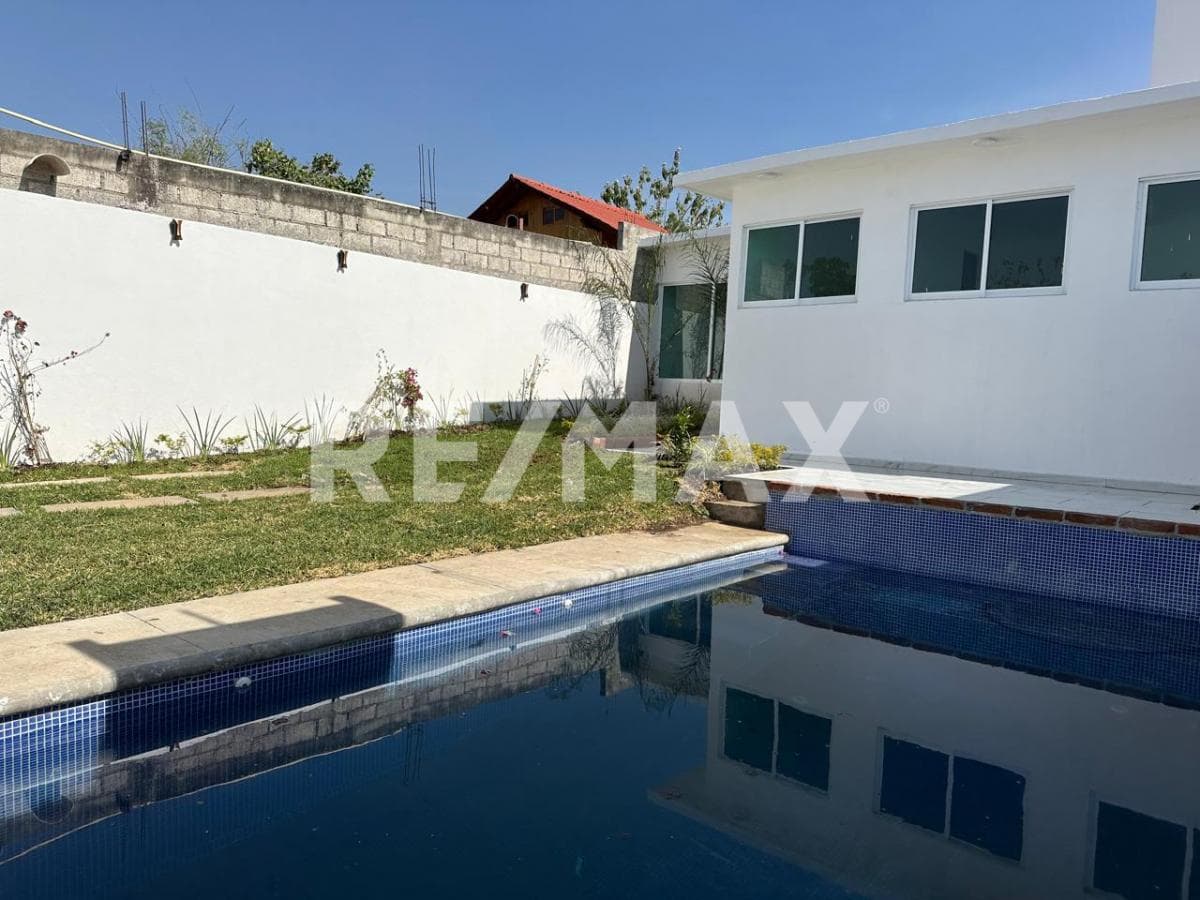 Casa en Venta en Morelos, Tlayacapan - 1