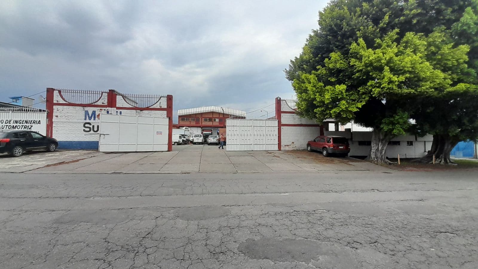 Local - Zona industrial Civac - 1