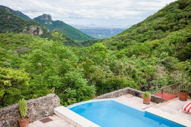 casa sola en venta, camino a AMATLAN, Tepoztlan - 1