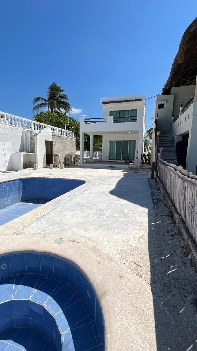 Hermosa casa amueblada en la playa, en renta. - 1