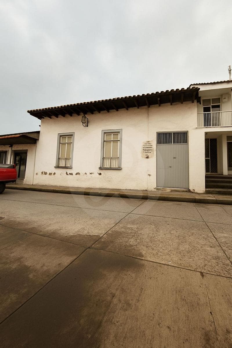 Casa en venta en Uruapan Centro 5 Recámaras - 1