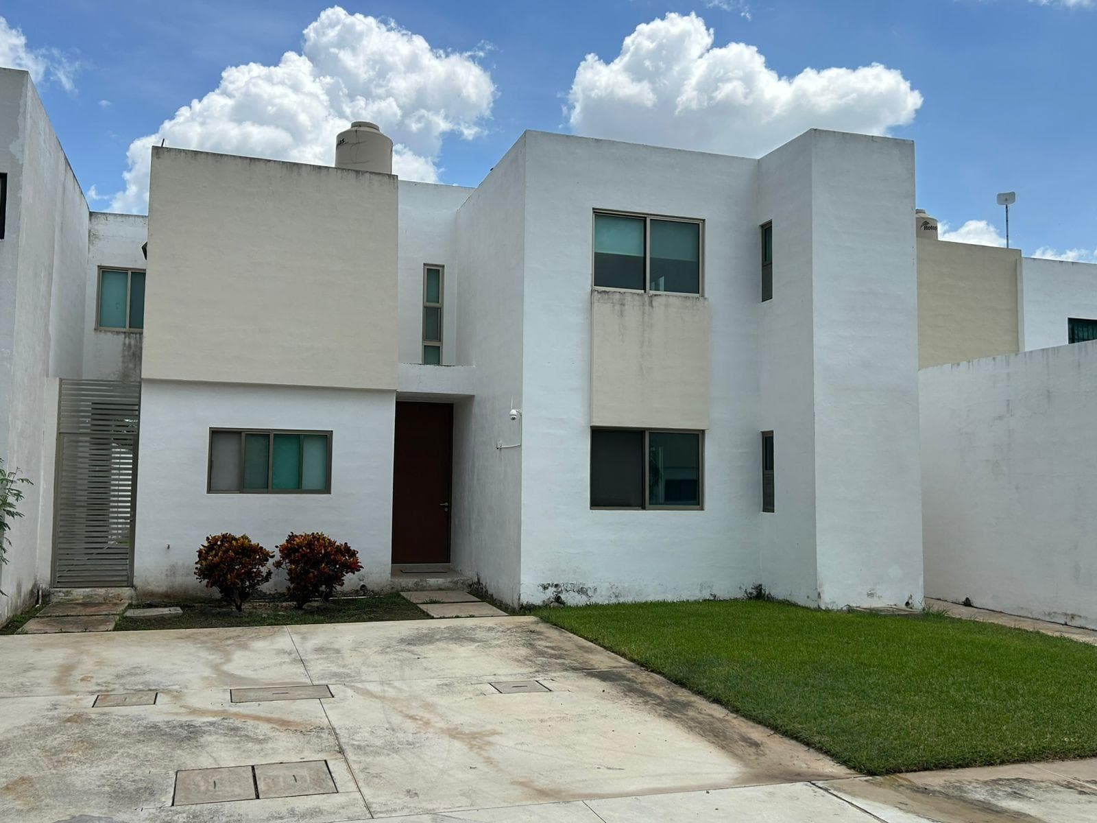 ¿Buscas casa en rentas? 3 habitaciones dentro de privada en la zona norte, conkal, Mérida. - 1