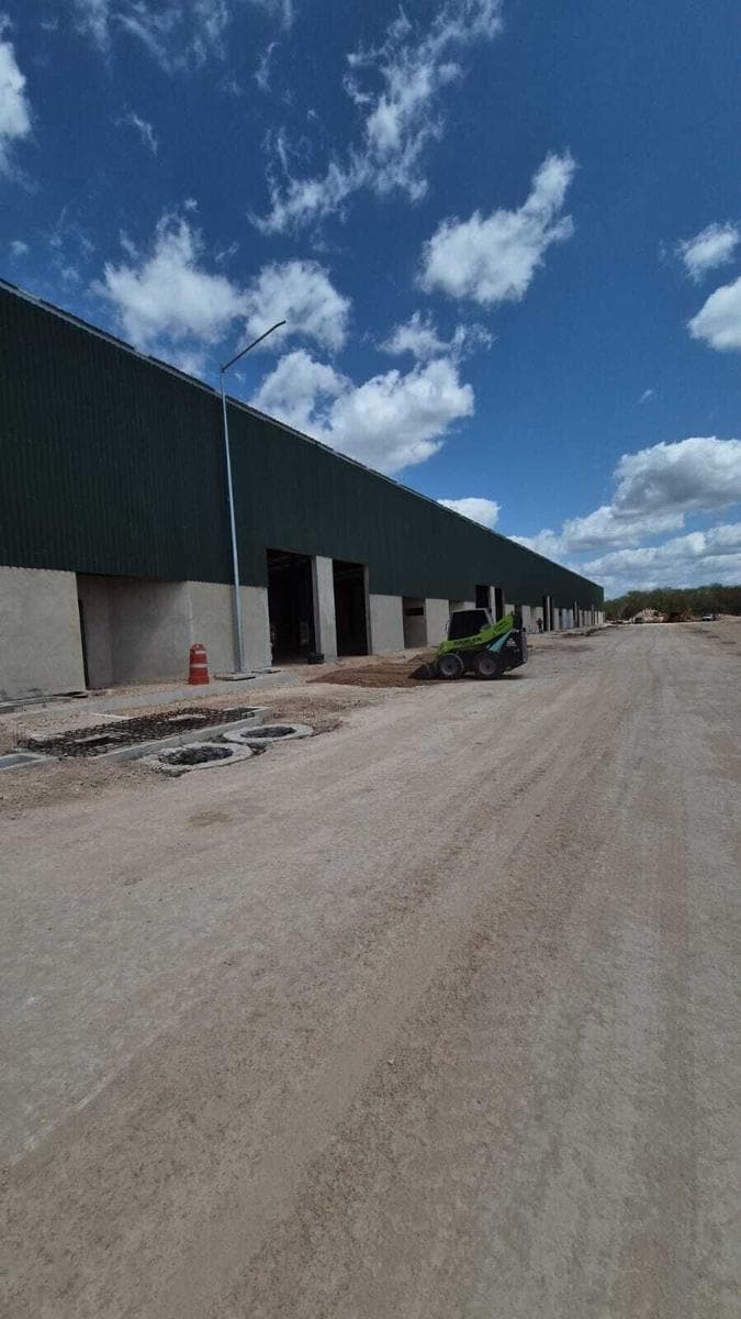 Bodega en Pueblo Kanasin - 1
