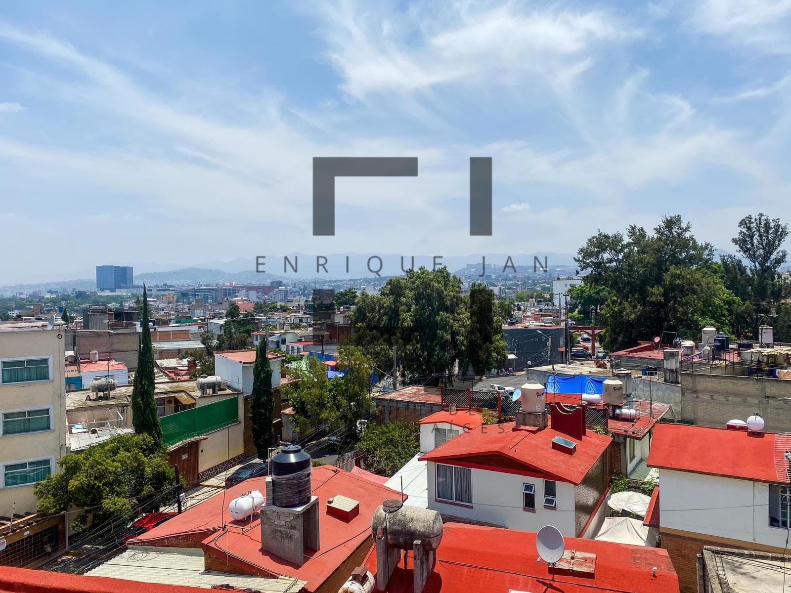 Convierte 421 m² en Ganancias: Edificio Comercial en Venta en Viveros de la Loma - 1