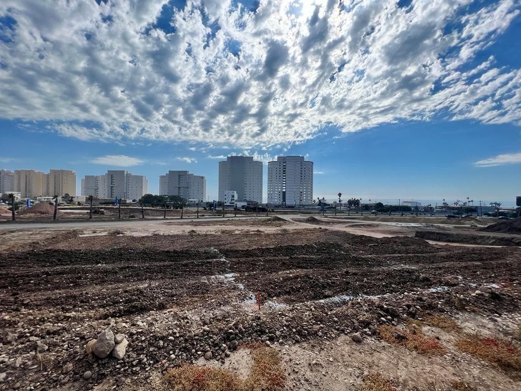 TERRENO EN VENTA - 1